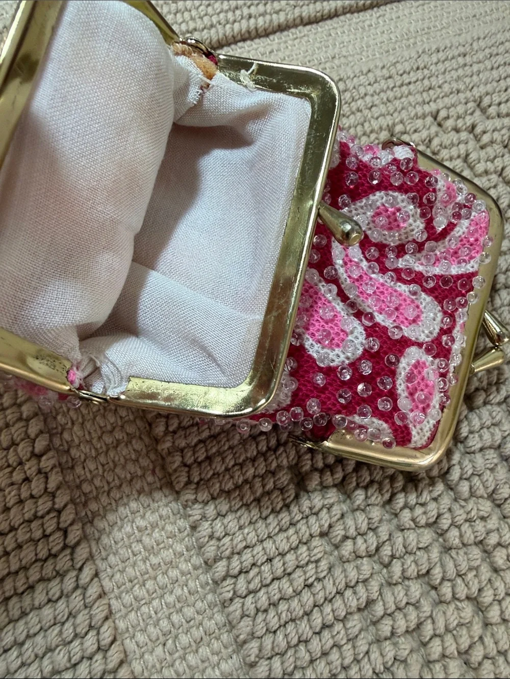 Vintage Handcrafted Pink Sequin Beaded Kiss-Lock Coin Purse Made in Hong Kong